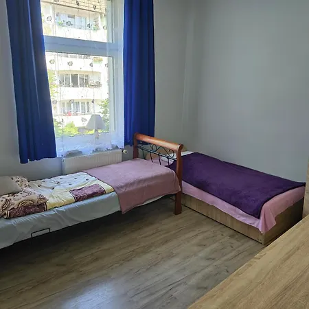 Kamienica Miedzy Klonami