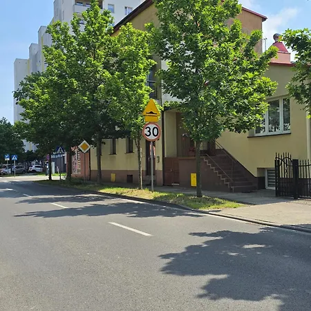 Kamienica Miedzy Klonami